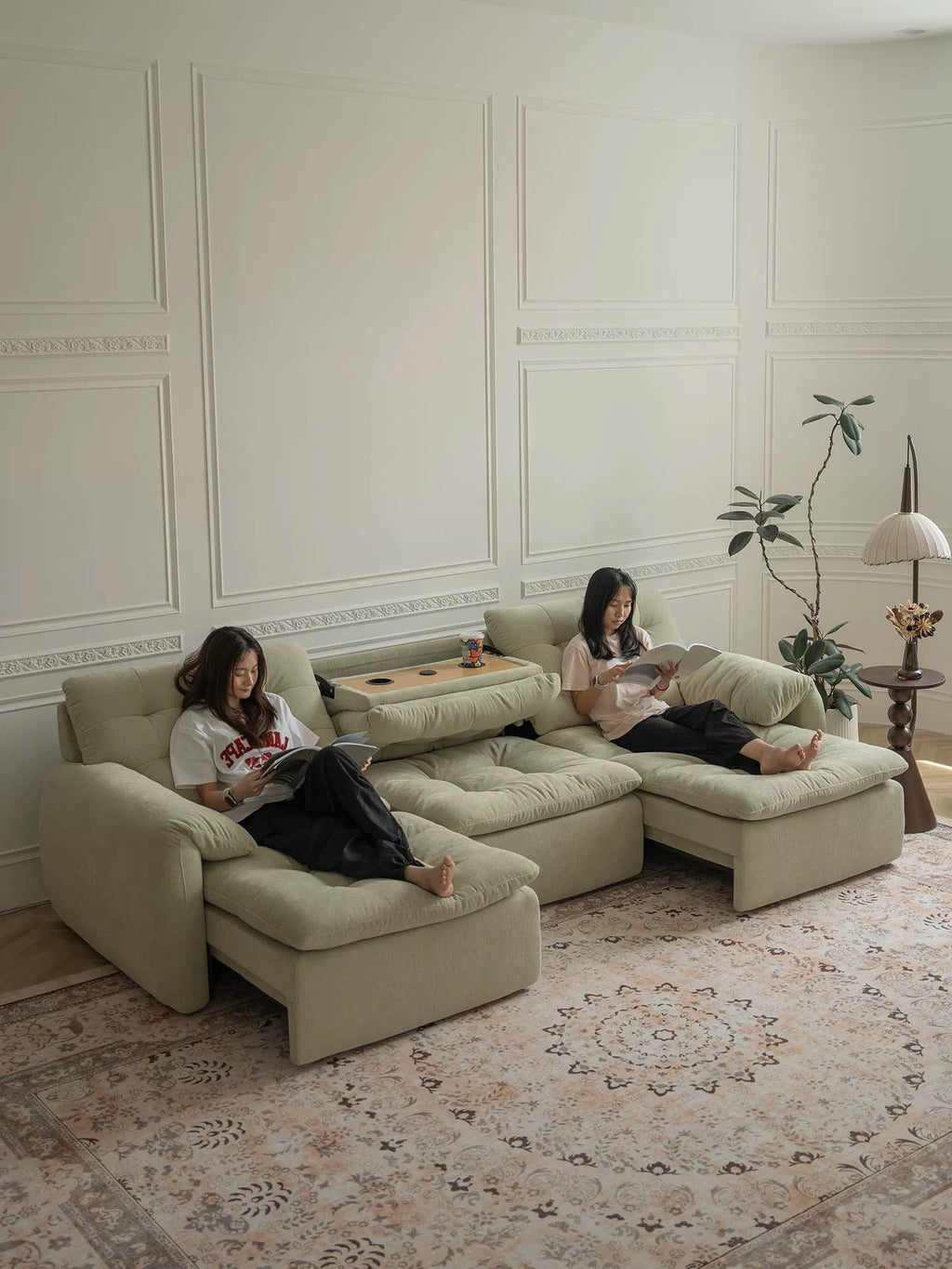 Tiffany Extendable Sofa in Chenille