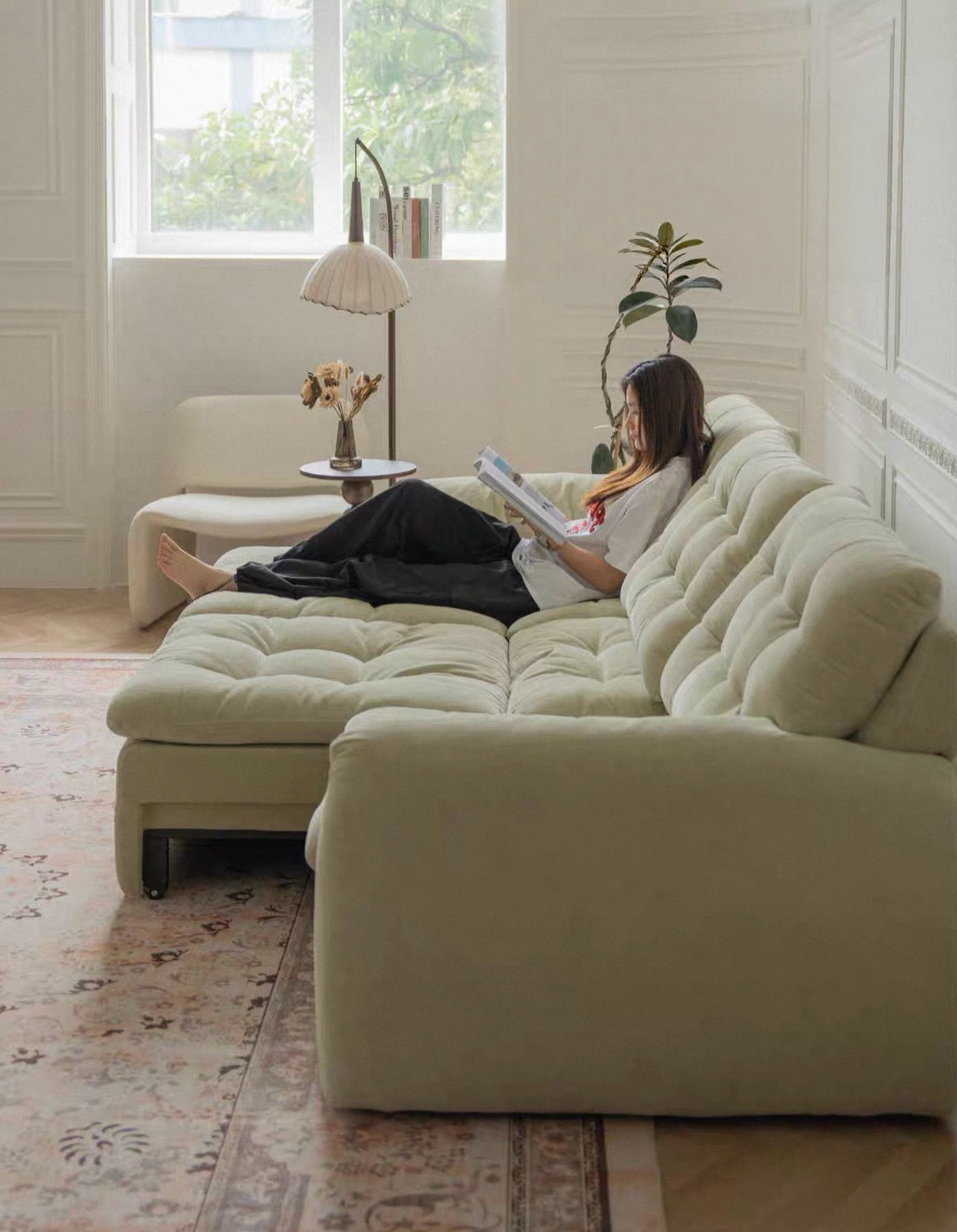 Tiffany Extendable Sofa in Chenille